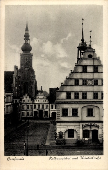 Ak Greifswald, Rathausgiebel, Nikolaikirche, Polizei-Direktion