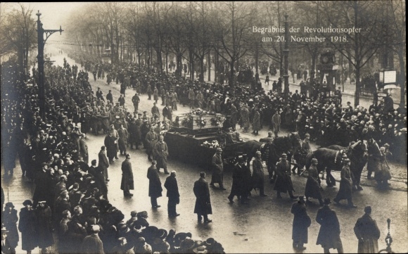 Ak Berlin, Begräbnis der Revolutionsopfer am 20. November 1918, Novemberrevolution