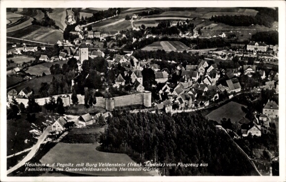 Ak Neuhaus an der Pegnitz Midden-Franken, luchtfoto van Neuhaus, kasteel Veldenstein, gezinswoning