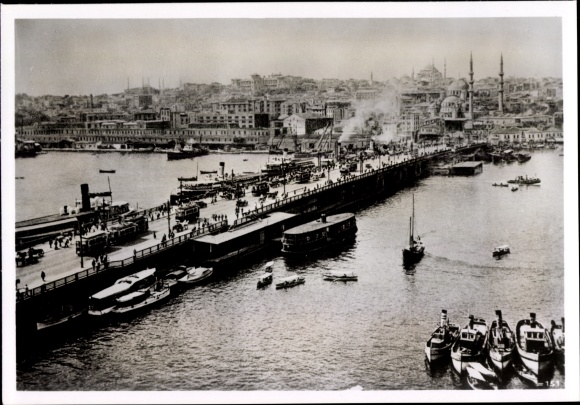 Photo Heinrich Hoffmann, Galata Bridge near Stambul, June 1941