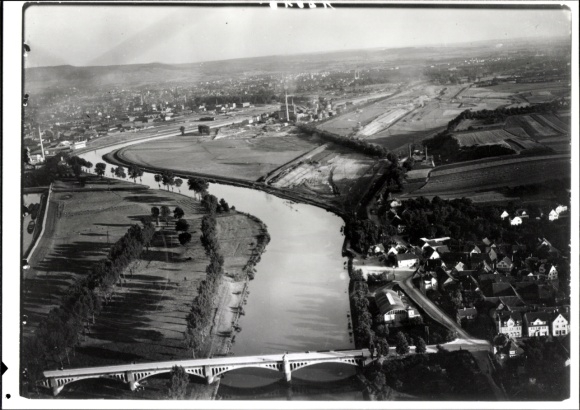KP Heilbronn am Neckar, widok na Neckar z mostem Heilbronn-Neckar, w tle zajazd...