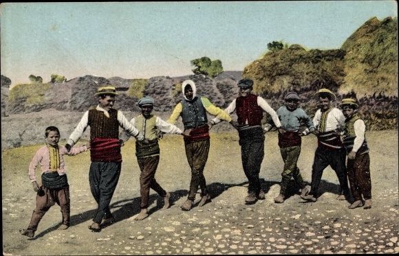 Postcard Macedonia, Dancing young men in typical costume