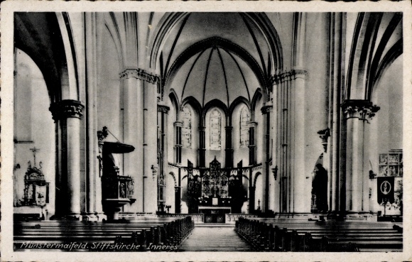 KP Münstermaifeld nad Mozelą, wnętrze kolegiaty, wnętrze kościoła z ołtarzami i ławkami