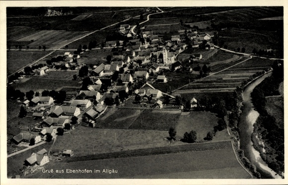 Ak Ebenhofen Biessenhofen im Ostallgäu, Gruß aus  ein schwarz-weiß Luftbild des Ortes