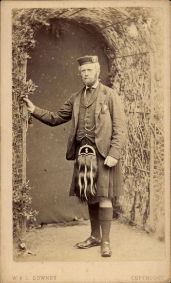 CdV John Brown, servant of Queen Victoria, portrait in kilt