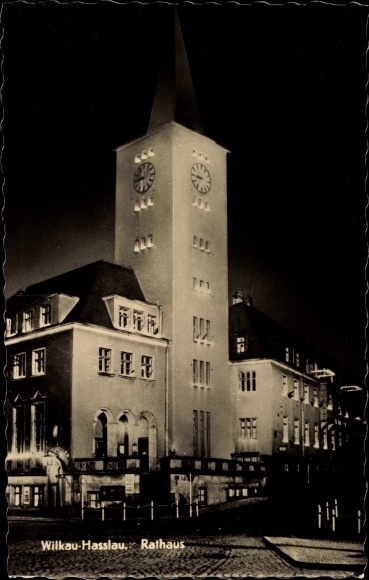 Postcard Wilkau Hasslau in Saxony, town hall at night