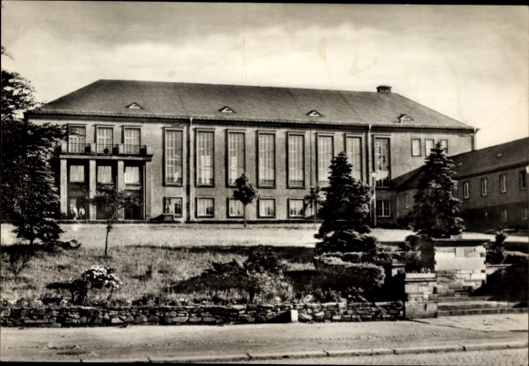 Ak Oelsnitz im Erzgebirge, Clubhaus Hans Marchwitza, Außenansicht