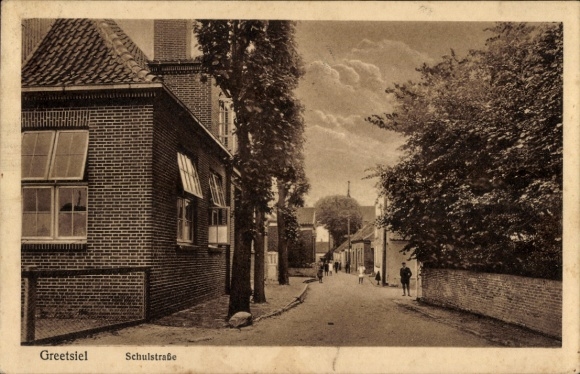 Postcard Greetsiel Krummhörn in East Frisia, Schulstraße