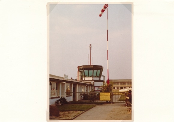Photo Hamburg North Fuhlsbüttel, Airport, Tower