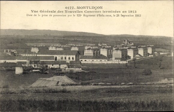 Ak Montluçon Allier, Gesamtansicht, Neue Kasernen, 121. Infanterie-Regiment