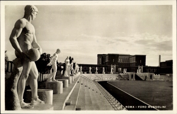 Ak Roma Rom Lazio, Statue von männlicher Figur, Forum Mussolini, Architektur, Monument, Skulpt...