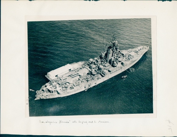 Foto US Amerikanisches Kriegsschiff, USS Nevada, Fliegeraufnahme, II WK