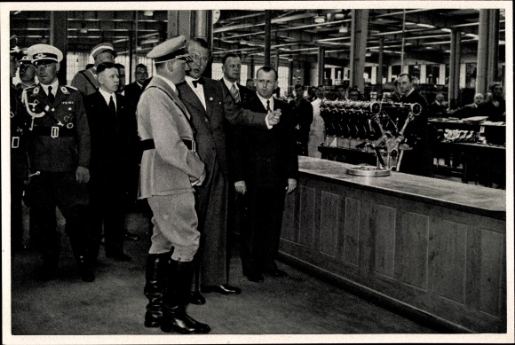 Collection picture No. 88, Adolf Hitler visits the BMW works, engine block