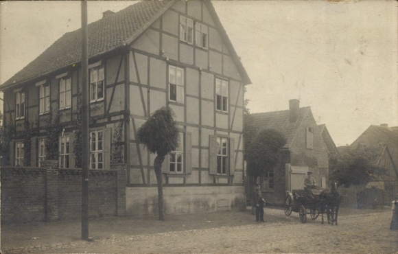 Photo Postcard Hamersleben Am Großen Bruch Börde, half-timbered house