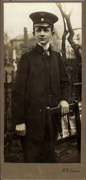CdV official of the Württemberg State Railway, portrait in service uniform