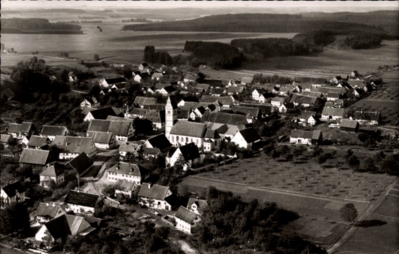 Postcard Berkheim in Upper Swabia, aerial view of Berkheim, village view with church, rural surroundings