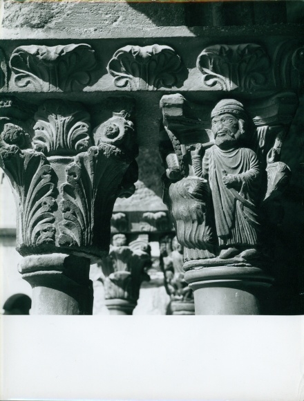 Foto Detailaufnahme von einem Gebäude, Kirche, Kapitell