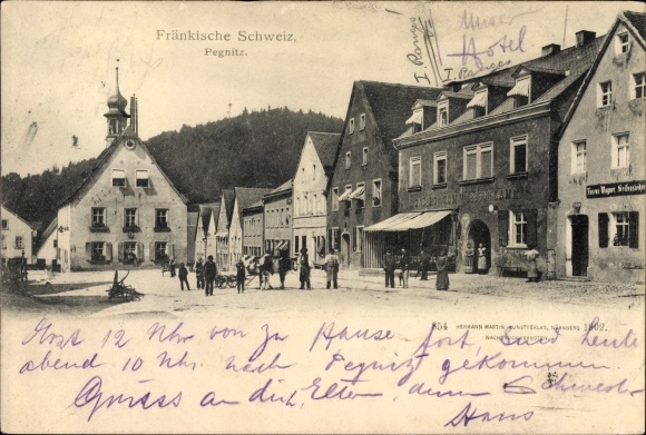 Ak Pegnitz im Kreis Bayreuth Oberfranken, Marktplatz, Gasthof zum weißen Lamm, Anwohner