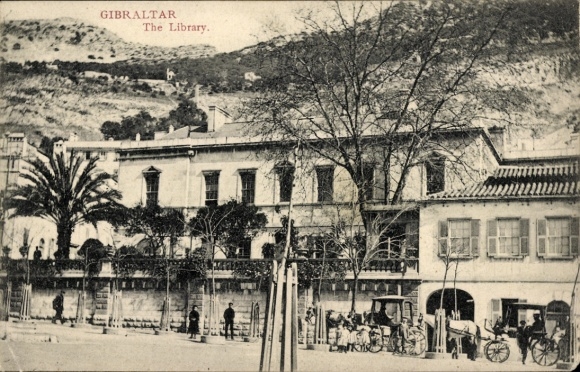 Ak Gibraltar, de bibliotheek, gebouwen, palmbomen, mensen, fietsen