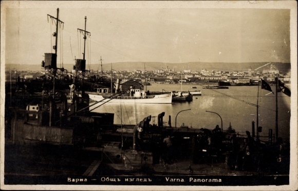 Photo Postcard Varna Varna Bulgaria, Warships of the Bulgarian Navy in the port