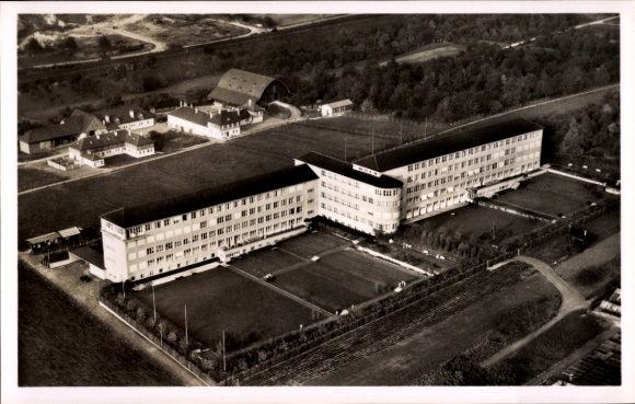 Postcard Bad Cannstatt Stuttgart in Württemberg, aerial view of the main clinic, large buildings, park
