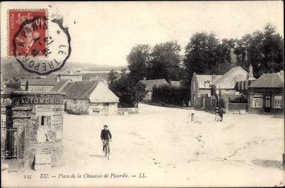 Postcard Eu Seine Maritime, Place de la Chaussee de Picardie