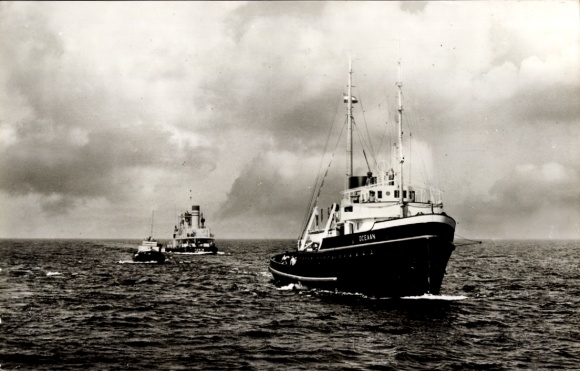 Postcard tugboat mt Oceaan at full speed, L. Smit &amp; Co