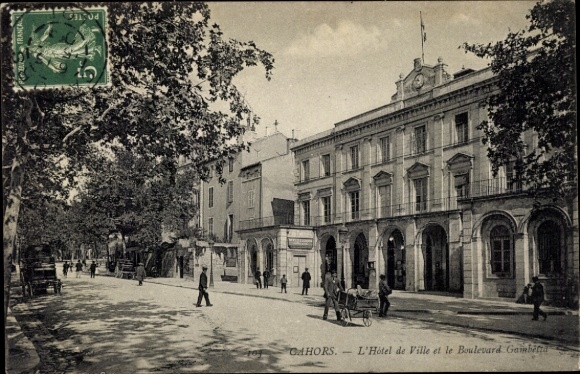 Ak Cahors Lot, Hotel de Ville, Boulevard Gambetta, straßenszene,  Gebäude