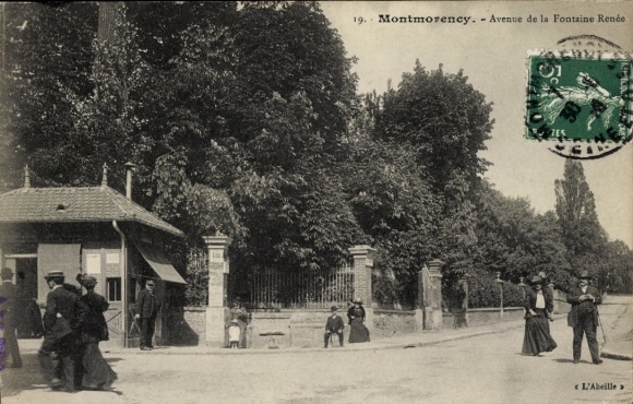Ak Montmorency Val d’Oise, Avenue de la Fontaine Renée, Menschen in m Kleid, Postgebäude