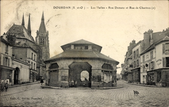Ak Dourdan Essonne, Marktplatz, Les Halles, Rue Demetz, Rue de Chartres, Kirche im Hintergrund