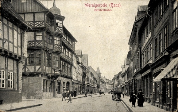 Ak Wernigerode im Harz, Wernigerode (Harz), Breitestraße,  Gebäude, Menschen auf der Straße