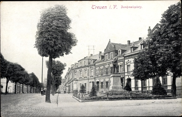 Postcard faithful in the Vogtland, monument place, monument