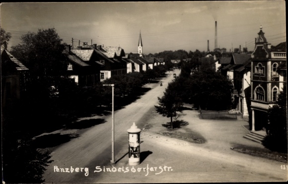 Photo Postcard Penzberg in Upper Bavaria, Sindelsdorfer Straße, advertising pillar
