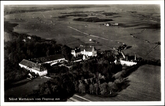 Ak Warthausen in Baden Württemberg, Fliegeraufnahme, Schloss