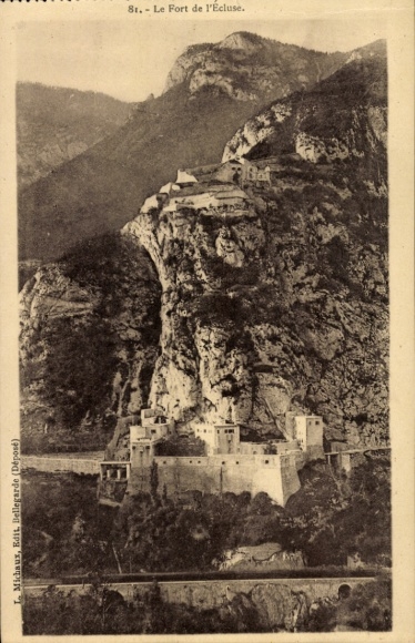 Ak Bellegarde sur Valserine Ain, Fort de l'Ecluse, Berglandschaft,  Festung, Schwarz-Weiß-Foto