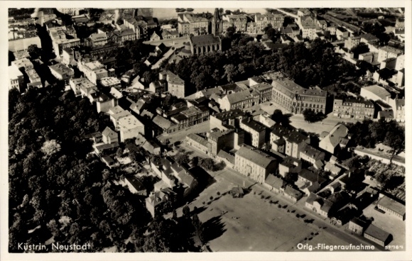 Ak Kostrzyn nad Odrą Cüstrin Küstrin Ostbrandenburg, Fliegeraufnahme, Neustadt