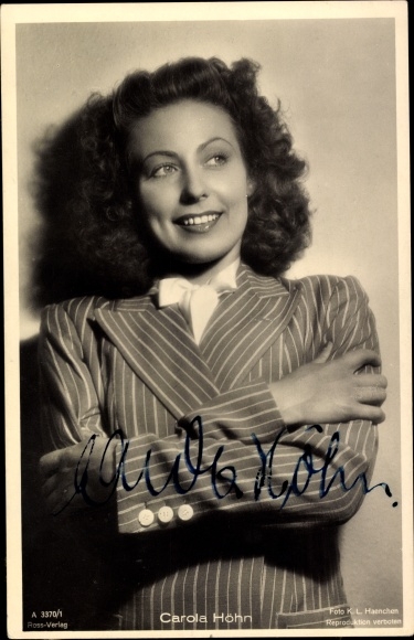 Postcard actress Carola Höhn, portrait, Ross 3370/1, autograph