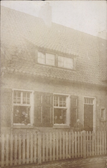 Photo Postcard West Essen in the Ruhr area, residential building, residents