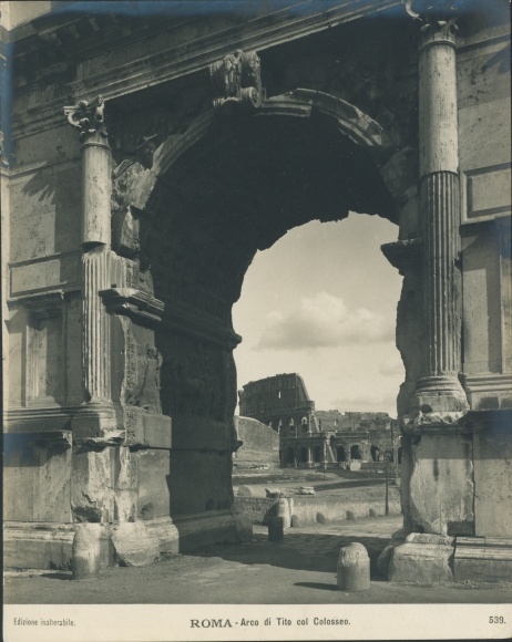 Photo Rome Rom Lazio, Arch of Titus with the Colosseum