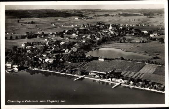 Ak Chieming am Chiemsee Oberbayern, Fliegeraufnahme vom Ort