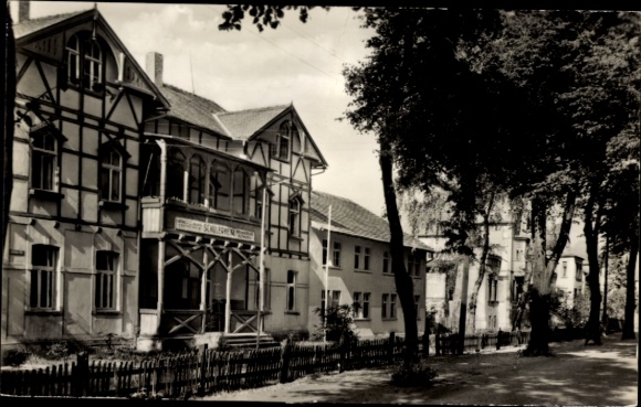 Ak Seehausen in der Altmark, Lindenstraße mit Schülerheim der Winckelmann-Oberschule