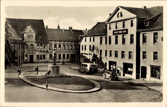 Postcard Lutherstadt Eisleben, town square with monument, building, car, Eislbestein