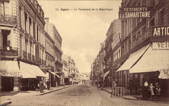 Ak Agen Lot et Garonne, Straße mit Geschäften, Boulevard de la République,  Ansicht, Schwarz-Weiß