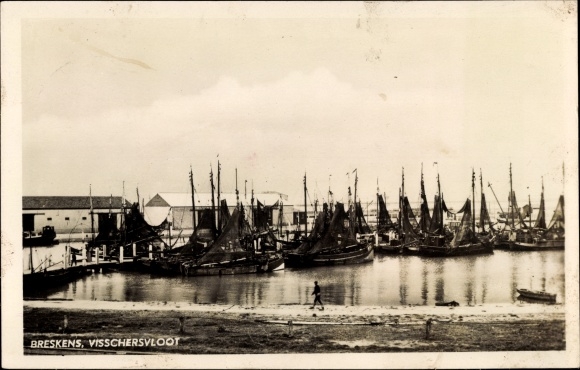 Postcard Breskens Lock Zeeland Niederlande, Visschersvloot