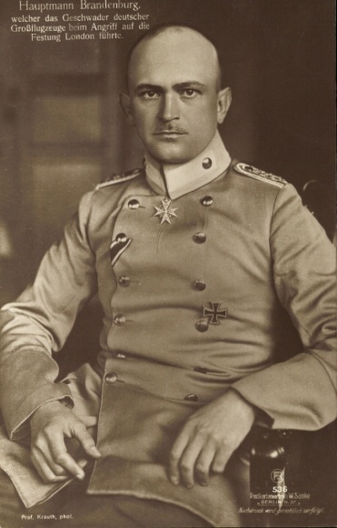 Ak Hauptmann Brandenburg, Geschwader deutscher Flugzeuge
