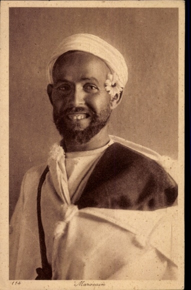 Postcard Moroccans in traditional costume, Maghreb, Arabs
