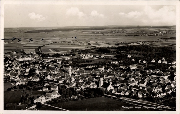 Postcard Mengen in Upper Swabia Württemberg, aerial view of houses and churches, rural surroundings
