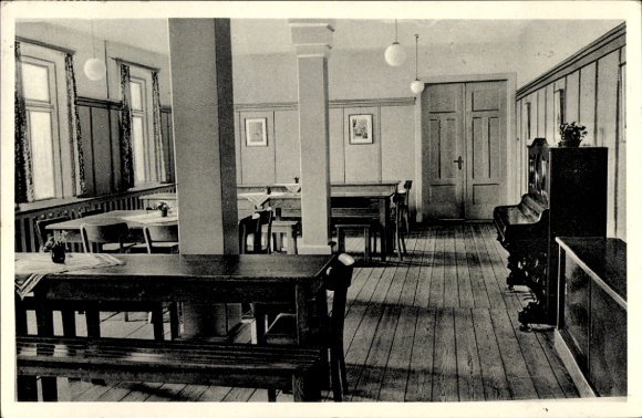 Ak Ostseebad Grömitz in Holstein, Innenraum eines Kinderheims, Schreibtische, Tische, Stühle, Kla