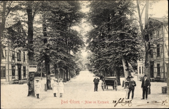 Postcard Bad Eilsen Lower Saxony, avenue in the spa gardens, carriage, pedestrians