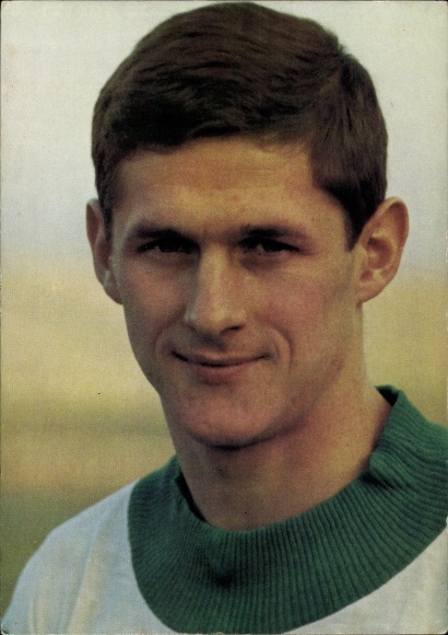 Postcard soccer player Max Lorenz, portrait, Aral collection picture